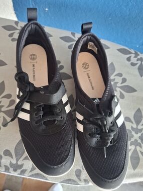 Adidas Diona 2.0 Women's Black & White Athletic Sneakers